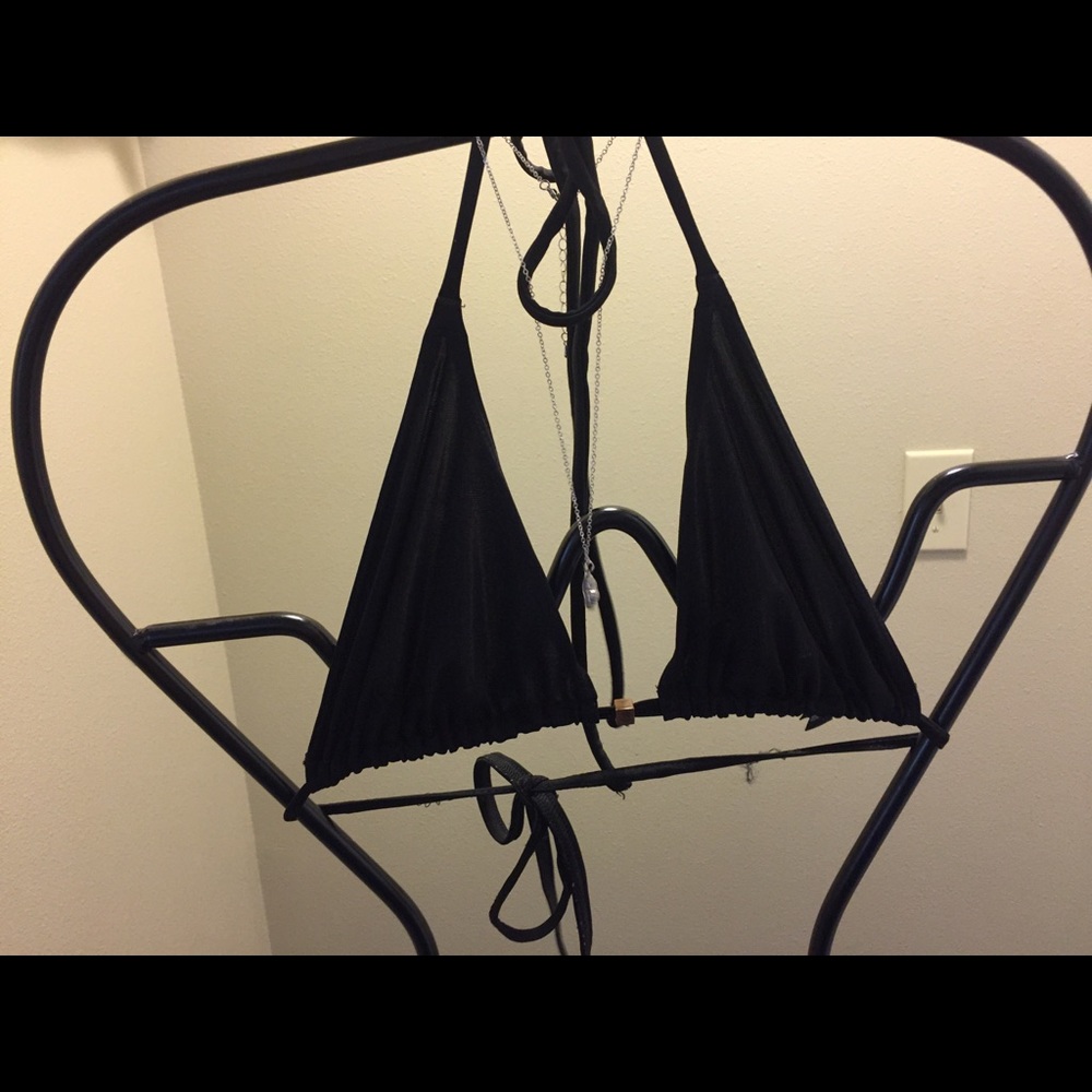 Black string bikini - Picture 3 of 8
